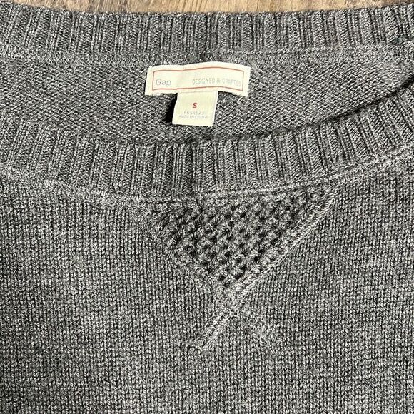 GAP Ladies Dorito Solid Raglan Open Weave Knit Sleeve Crewneck Pullover Sweater - Picture 3 of 7